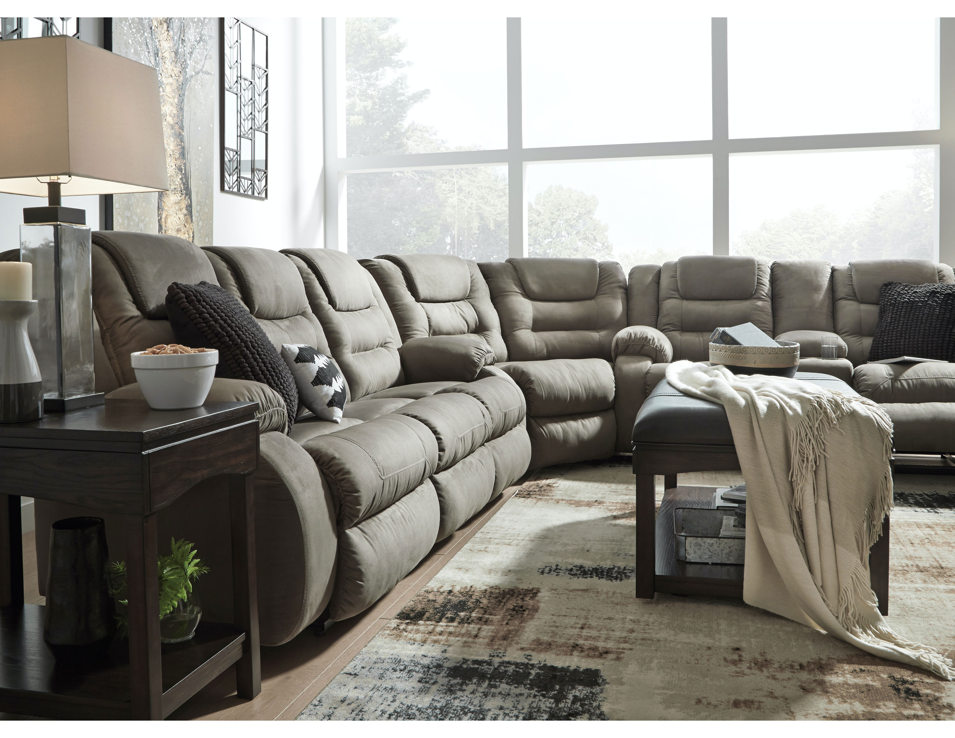 McCade 10104 Reclining Sectional Features 4 Recliners Sofas