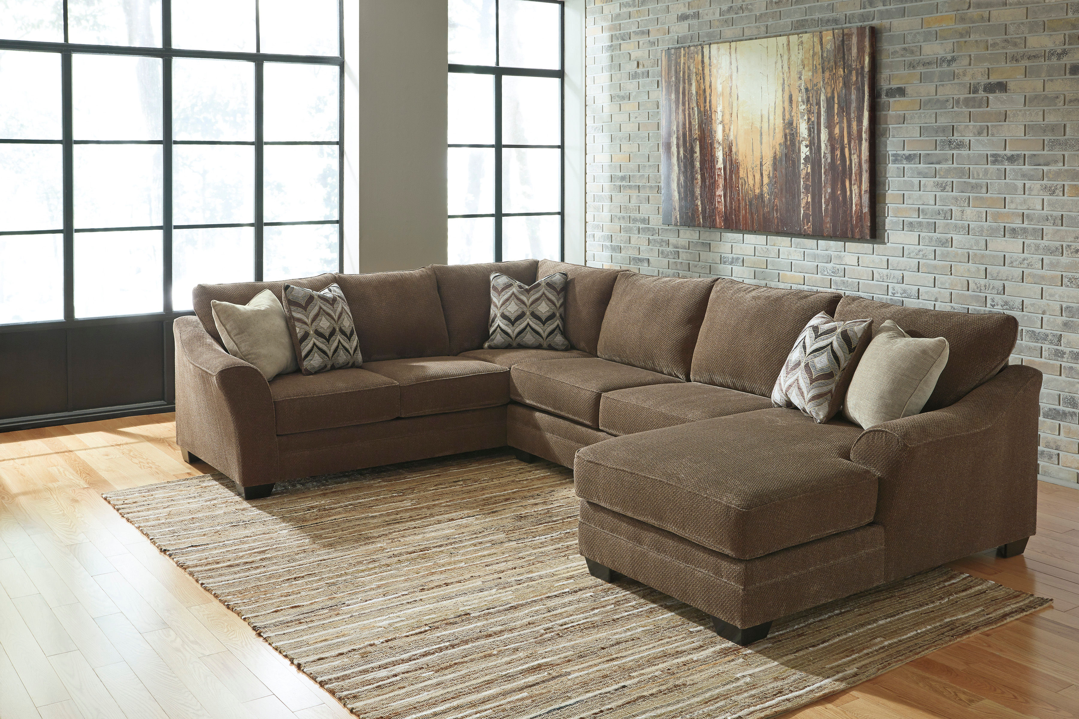 Justyna sectional store