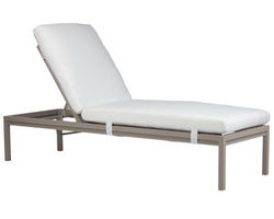 Willow Chaise Lounge (110 fabrics - 8 metal finishes)