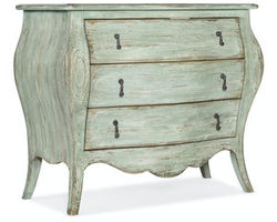 Traditions Bachelors Chest (Pistachio Finish)