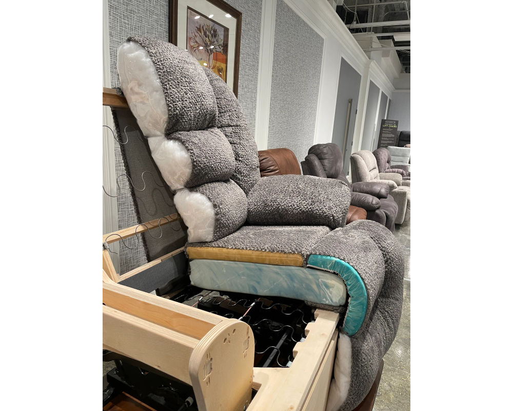 Caesar Leather Big Man's Oversized Rocker Recliner (500lbs
