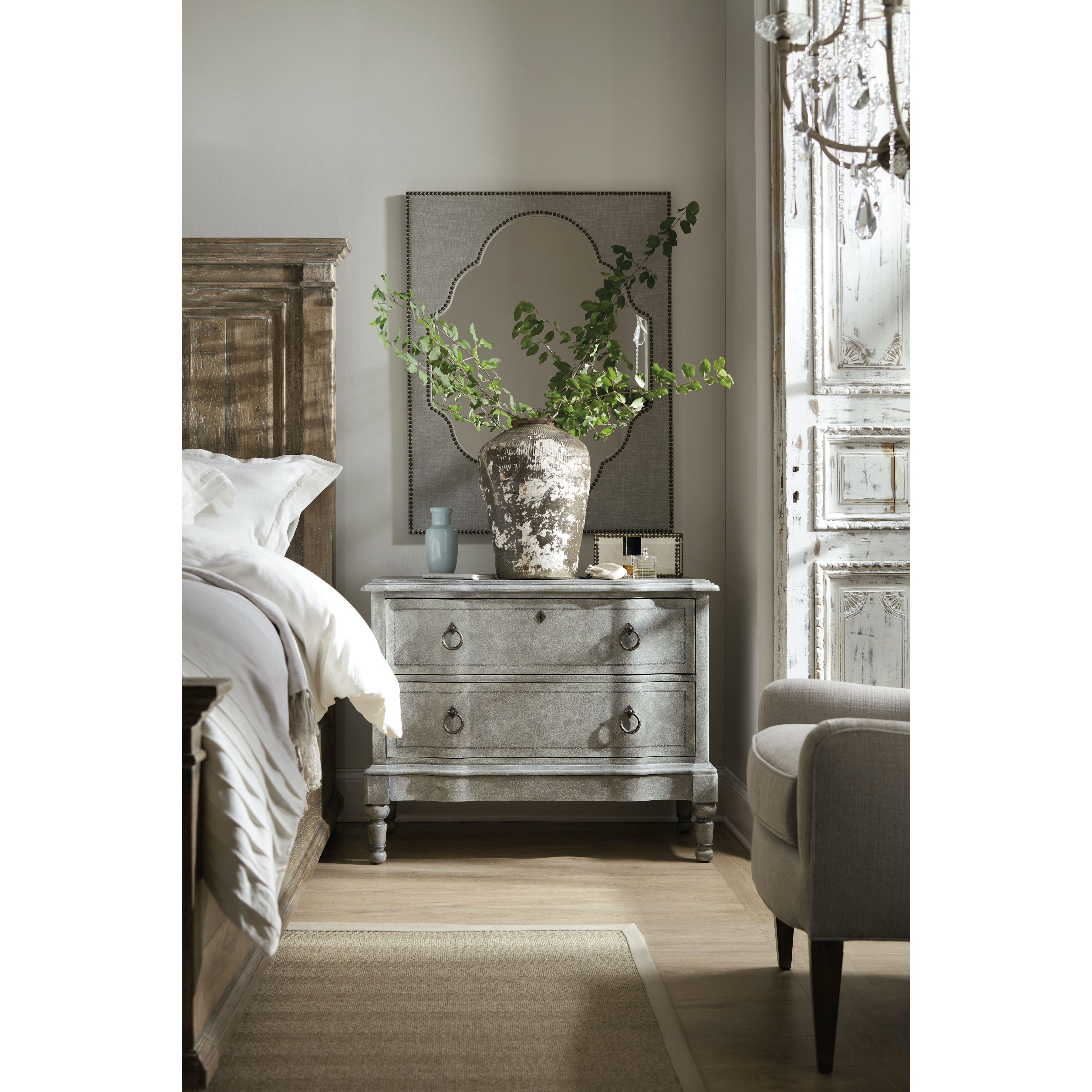 Hooker Furniture Verbena Bachelors Chest